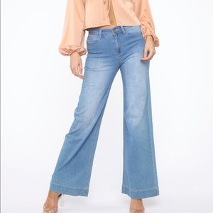 NWT Fashion Nova Medium High Waisted Flare Jeans